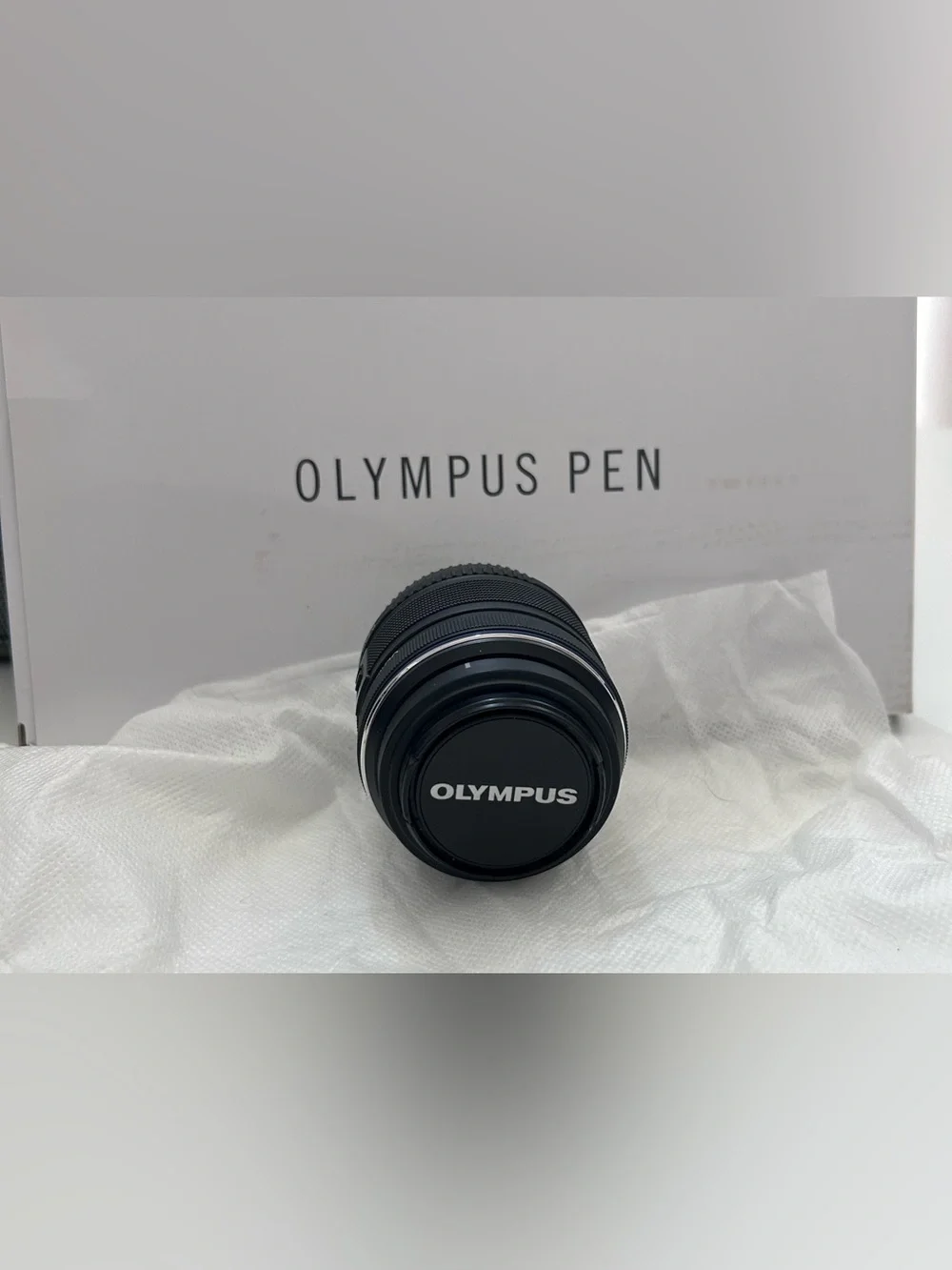 Olympus PEN E-PL8 16.1MP Touchscreen Mirrorless Camera Silver 14-42mm Kit